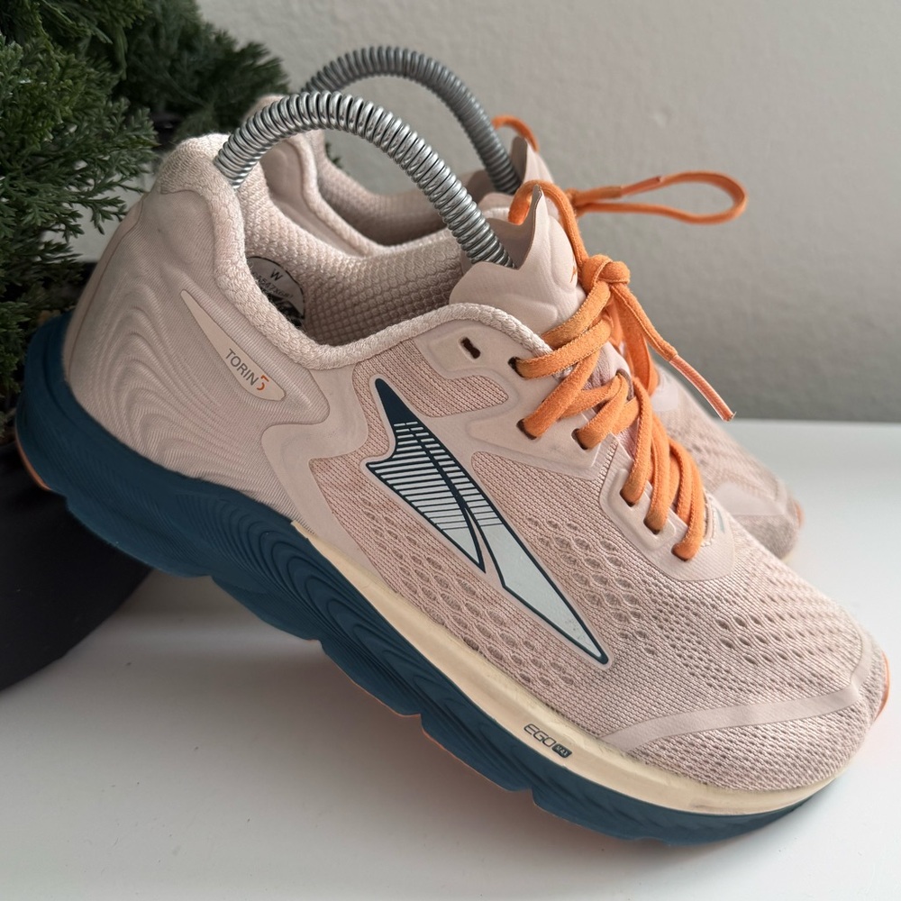 Altra Torin 5 Women's size 6.5 Pink and Blue Athletic Running